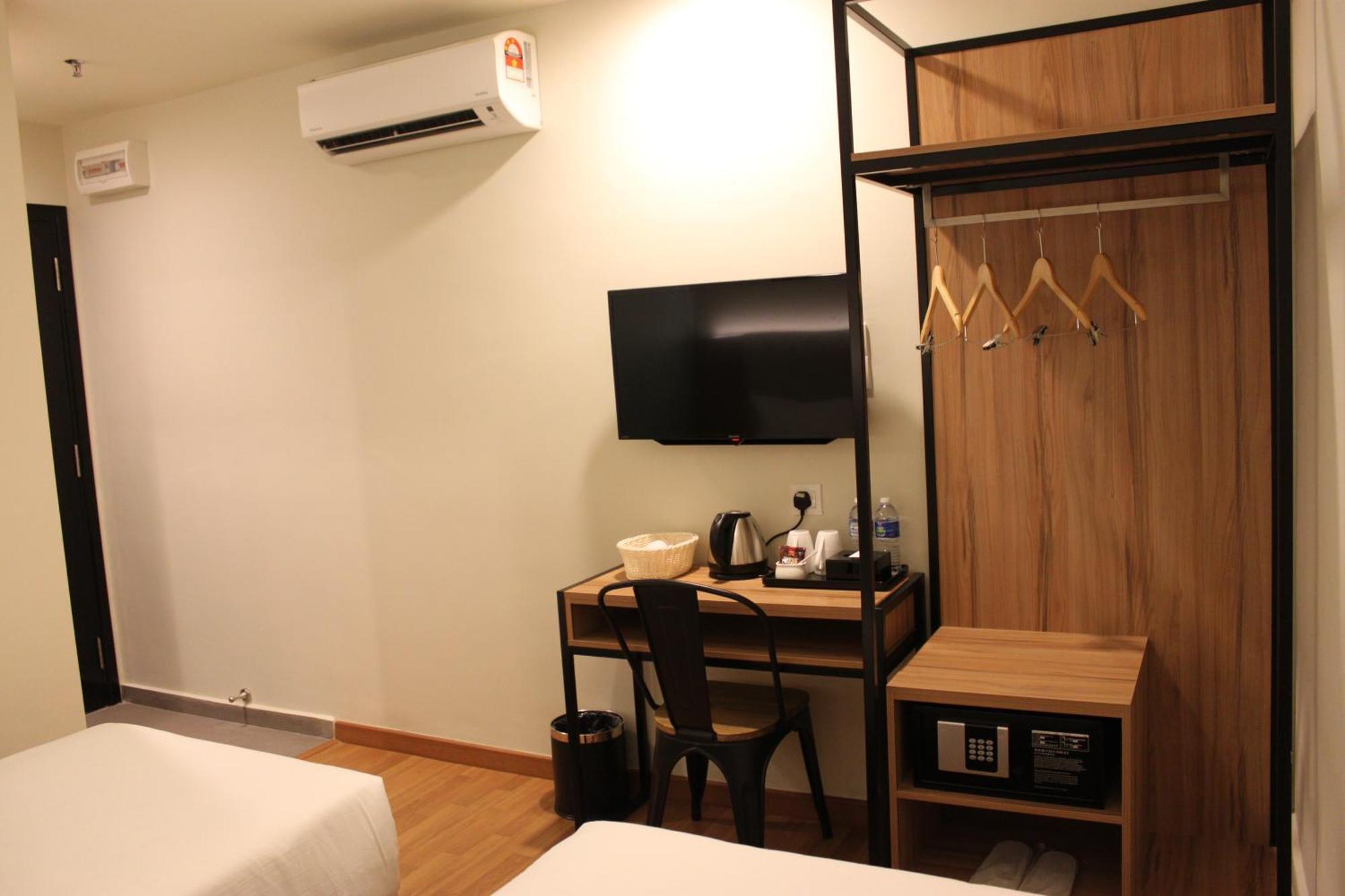 Big M Hotel — Photos 1